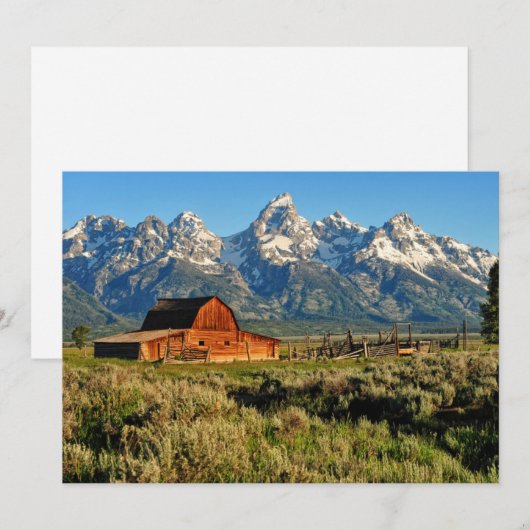 Farms Barn Shadowed by Snow Capped Mountains Bedankkaart (Voorkant / Achterkant)