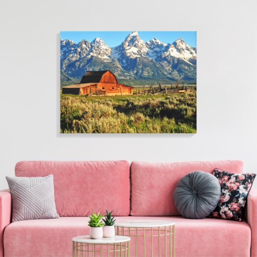 Farms Barn Shadowed by Snow Capped Mountains Canvas Afdruk (Insitu (Woonkamer))