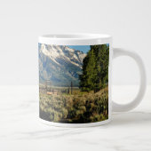 Farms | Barn Shadowed by Snow Capped Mountains Grote Koffiekop (Rechts)