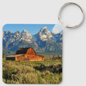 Farms Barn Shadowed by Snow Capped Mountains Sleutelhanger (Achterkant)
