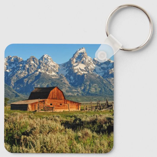 Farms Barn Shadowed by Snow Capped Mountains Sleutelhanger (Achterkant)