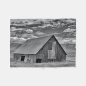 Farms | BW American Flag Barn Scene Fleece Deken (Voorkant (Horizontaal))