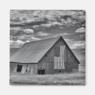 Farms   BW American Flag Barn Scene Magneet