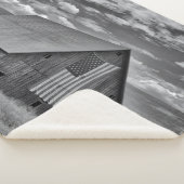 Farms | BW American Flag Barn Scene Sherpa Deken (3/4)