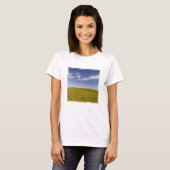 Farms | Cows Near Windmill Farm T-shirt (Voorkant volledig)