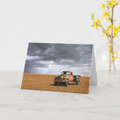 Farms Old Truck in Field Kaart (Gele Bloem)