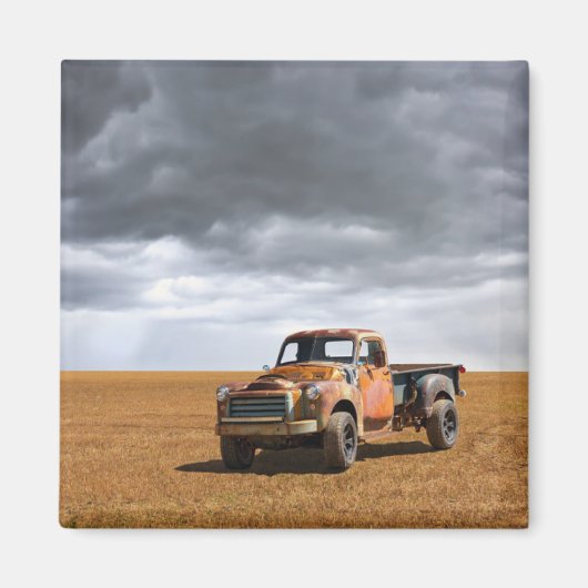 Farms Old Truck in Field Magneet (Voorkant)