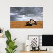 Farms Old Truck in Field Poster (Thuiskantoor)