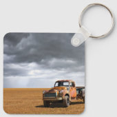 Farms Old Truck in Field Sleutelhanger (Achterkant)