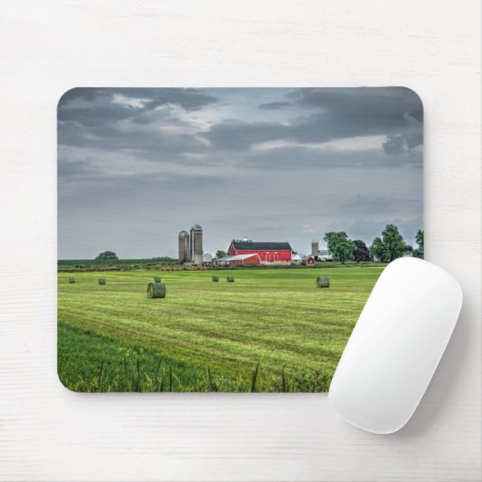Farms Red Barn & Silo in Spring Muismat (Met muis)