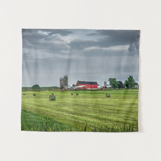 Farms Red Barn & Silo in Spring Wandkleed (Voorkant (horizontaal))
