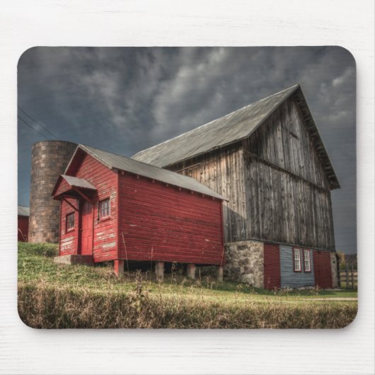 Farms | Red Wooden Barn in Michigan Muismat (Voorkant)
