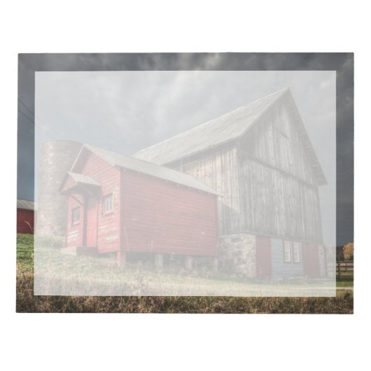 Farms | Red Wooden Barn in Michigan Notitieblok (Voorkant)