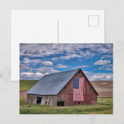 Farms Rustic Red Barn With American Flag Briefkaart (Voorkant / Achterkant)
