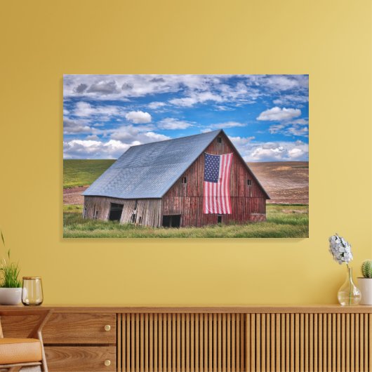Farms Rustic Red Barn With American Flag Canvas Afdruk (Insitu (Woonkamer))