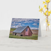Farms Rustic Red Barn With American Flag Kaart (Gele Bloem)