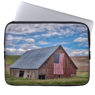 Farms Rustic Red Barn With American Flag Laptop Sleeve