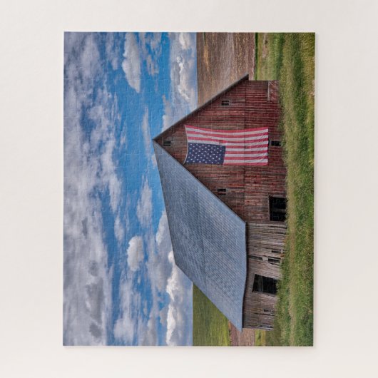 Farms Rustic Red Barn With American Flag Legpuzzel (Verticaal)