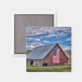 Farms Rustic Red Barn With American Flag Magneet (Voorkant / Achterkant)