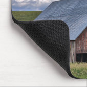 Farms Rustic Red Barn With American Flag Muismat (Hoek)