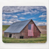 Farms Rustic Red Barn With American Flag Muismat (Voorkant)