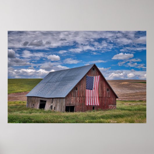 Farms Rustic Red Barn With American Flag Poster (Voorkant)