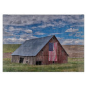 Farms Rustic Red Barn With American Flag Snijplank (Voorkant)