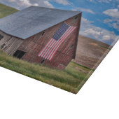 Farms Rustic Red Barn With American Flag Snijplank (Hoek)