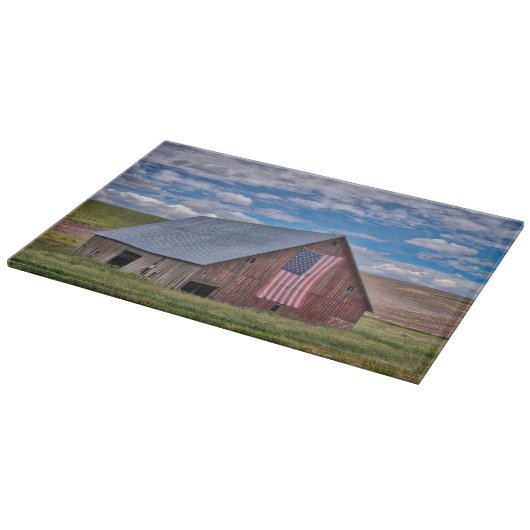 Farms Rustic Red Barn With American Flag Snijplank (Hoek)