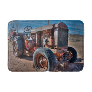 Farms Rusty Antique Tractor Badmat