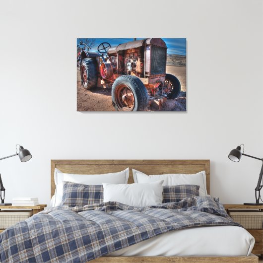 Farms | Rusty Antique Tractor Canvas Afdruk (Insitu (Slaapkamer))