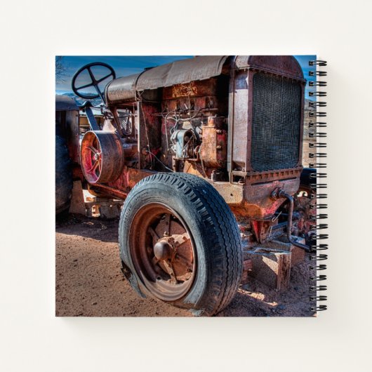 Farms | Rusty Antique Tractor Notitieboek (Achterkant)