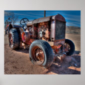 Farms | Rusty Antique Tractor Poster (Voorkant)