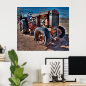 Farms | Rusty Antique Tractor Poster (Thuiskantoor)