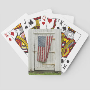 Farms White Barn Door With American Flag Pokerkaarten