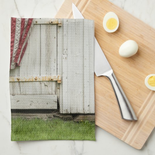 Farms White Barn Door With American Flag Theedoek (Quarter Fold)