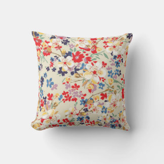 Fashionable patroon in kleine bloemen kussen