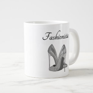 Fashionista hoge hiel-schoenen grote koffiekop