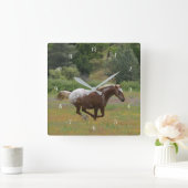 Fast Appy Horse in Wildbloemen Vierkante Klok (Huis)