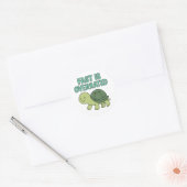 Fast is Overrated Cute Turtle Slow Down Mascot Ronde Sticker (Envelop)