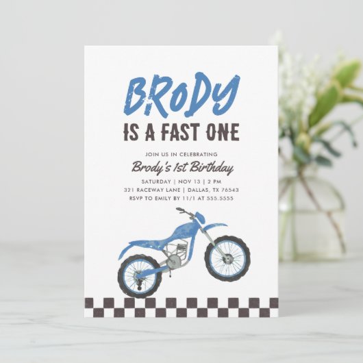 Fast One Blue Dirt Bike Boy 1e Verjaardag Kaart (Staand voorkant)