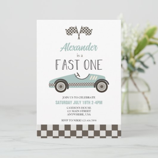 Fast One Blue Race Car Birthday Invitation Kaart (Staand voorkant)