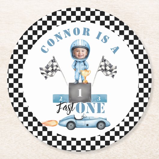 Fast One Blue raceauto 1e foto Verjaardag Ronde Kartonnen Onderzetter (Voorkant)