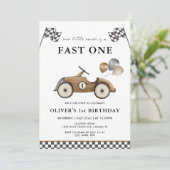 Fast One Brown Race Car Boys 1e verjaardag Kaart (Staand voorkant)