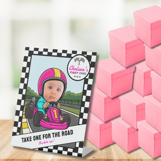 Fast ONE - Pink Take One & Buckle Up! Favor Reclamebord Met Voetstuk