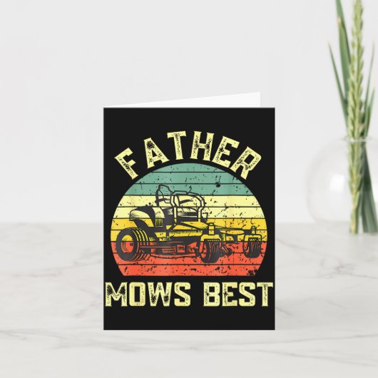 Father Mows Funny Fathers Day Dad Jokes Lawn Mowin Kaart (Voorkant)