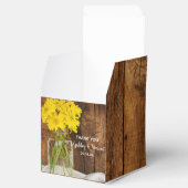 Faux Barn Wood Mason Jar Yellow Daisies Wedding Bedankdoosjes (Geopend)