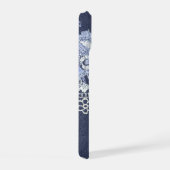 Faux Blue Velvet en Simulate Lace Embroidery iPhone 15 Case (Rechterkant)