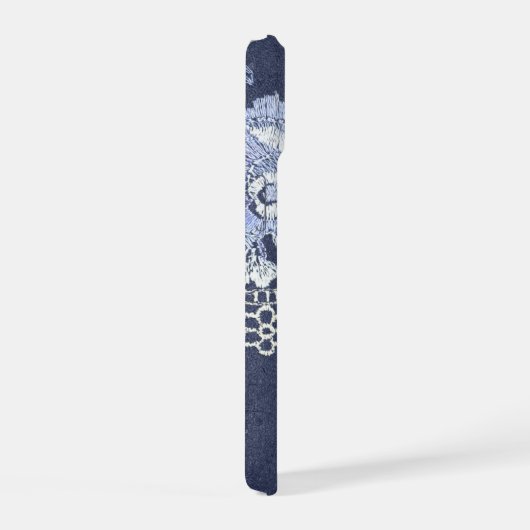 Faux Blue Velvet en Simulate Lace Embroidery iPhone 15 Case (Rechterkant)