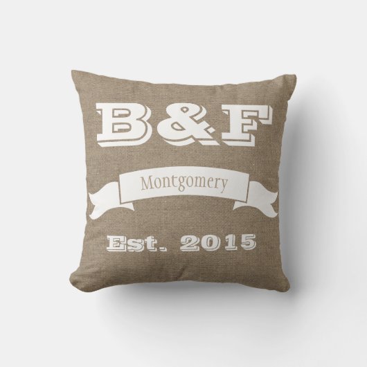 Faux Burlap Couple's Monogram en Hearts Pillow Kussen (Voorkant)